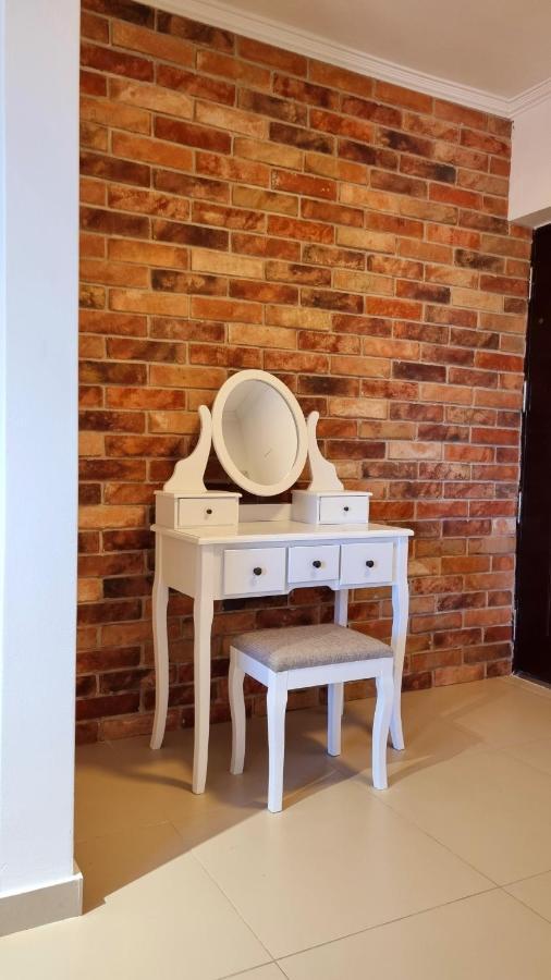 Anja & Ogo Apartments Sea View & Pool Petrovac المظهر الخارجي الصورة