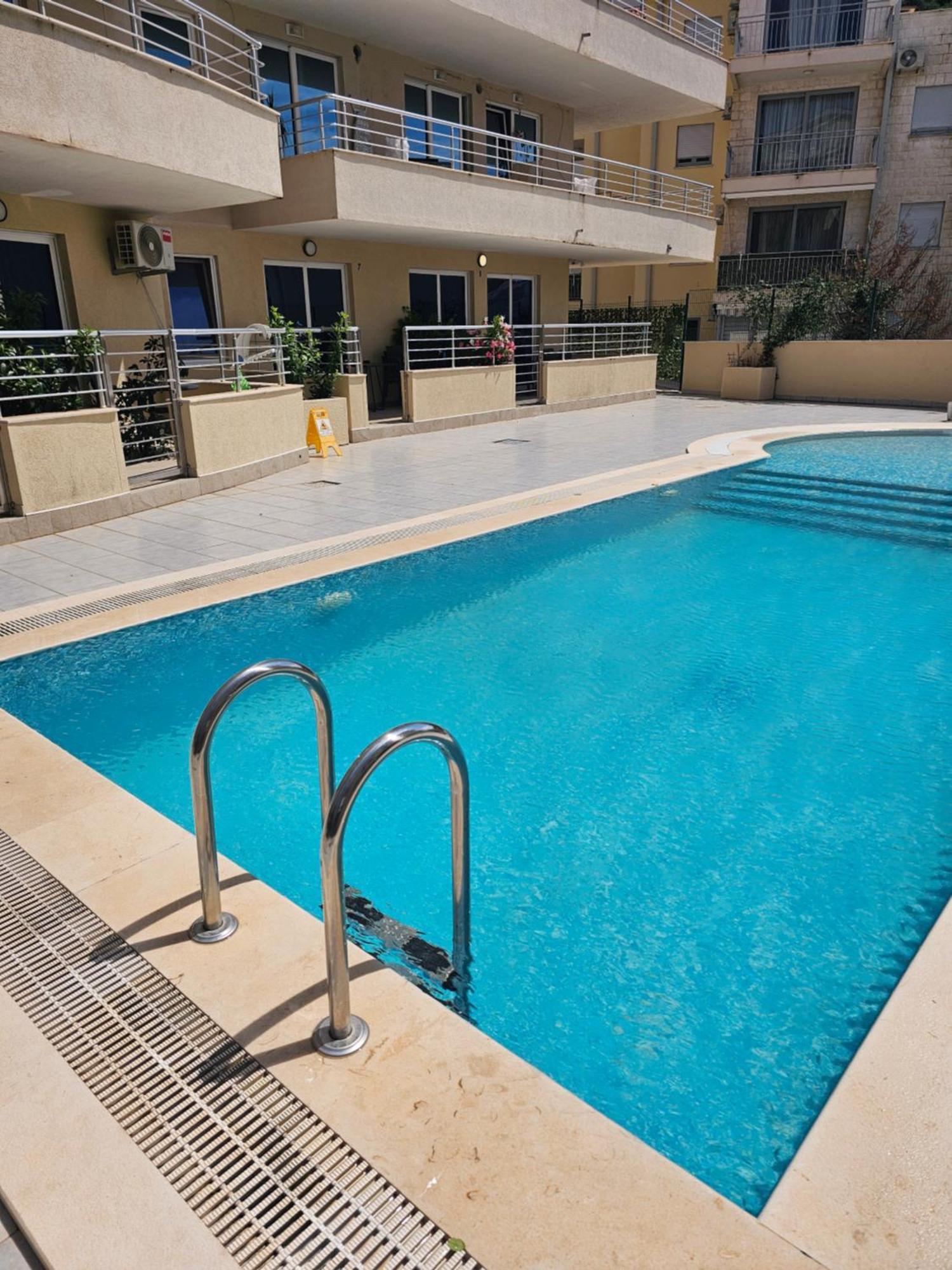 Anja & Ogo Apartments Sea View & Pool Petrovac المظهر الخارجي الصورة